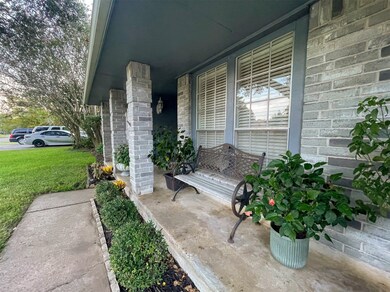 1307 Frontier Ln, Friendswood, TX 77546 - photo 3