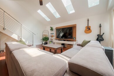 1735 Indiana St, Houston, TX 77006 - photo 4