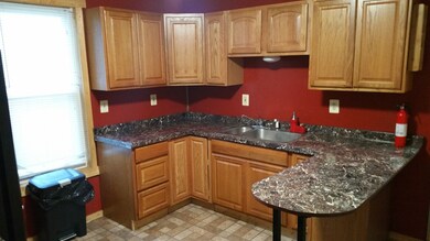 31 Temple St, Holyoke, MA 01040 - photo 4