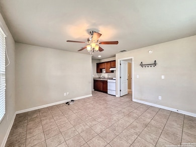 338 Trestle Tree unit C, San Marcos, TX 78666 - photo 5