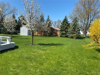 7282 Balla Dr, North Tonawanda, NY 14120 - photo 6