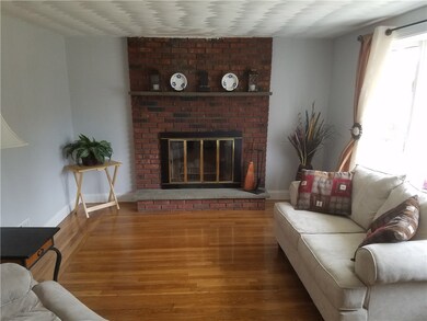 47 Reynolds Ave, Warwick, RI 02889 - photo 4