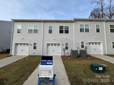 4742 Lakeview Rd unit 17, Charlotte, NC 28216 - photo 3