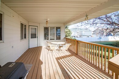Front Entrance Maintenance Free Deck