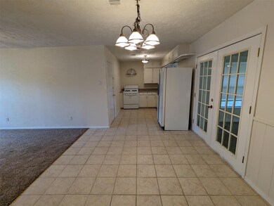 512 Cullum Ave, Hurst, TX 76053 - photo 4