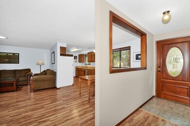 60877 Granite Dr, Bend, OR 97702 - photo 3