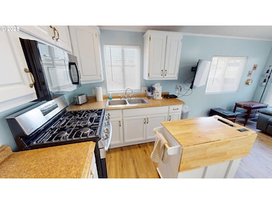 16219 Lower Harbor Rd unit 22, Brookings, OR 97415 - photo 4