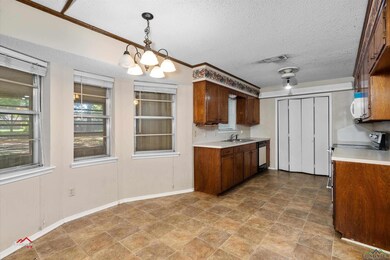 2801 Chandler St, Kilgore, TX 75662 - photo 7