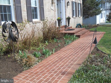 15205 Peachstone Dr, Silver Spring, MD 20905 - photo 2