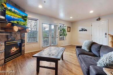002_Living Room