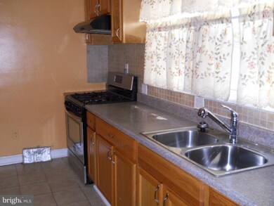 914 E Meadows Ct, Oxon Hill, MD 20745 - photo 3