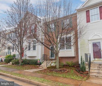 592 Kalmia Square NE, Leesburg, VA 20176 - photo 2