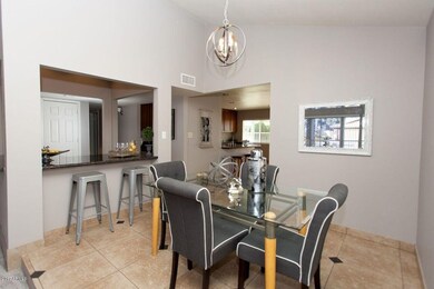 Formal Dining & Wet Bar w/Wine Cooler