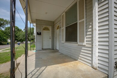 Holt_807WBrower-3