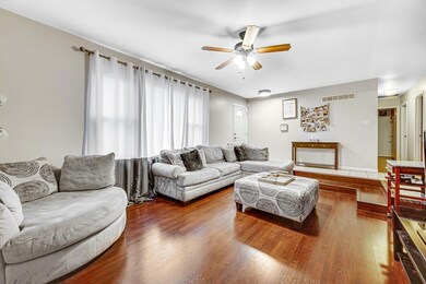 618 E Pine Place, Griffith, IN 46319 - photo 5