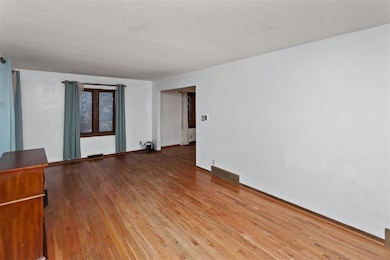 3029 SW 40th St, Des Moines, IA 50321 - photo 4