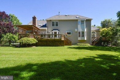 15557 Smithfield Place, Centreville, VA 20120 - photo 2