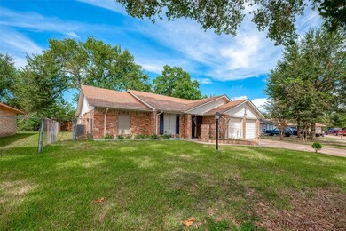 8707 Brackley Ln, Houston, TX 77088 - photo 2