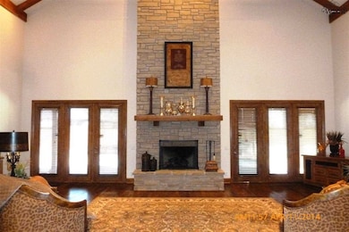 Breathtaking Entrance 30' stone fireplace & Hearth