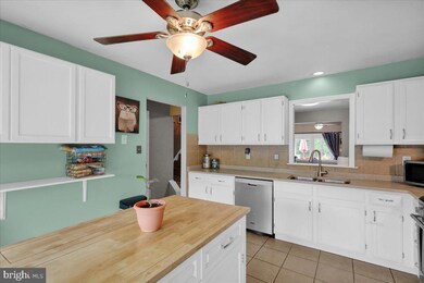 27 Warwick Ct, Reading, PA 19606 - photo 5