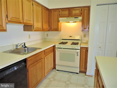 306 Gatehouse Ln unit F, Odenton, MD 21113 - photo 3
