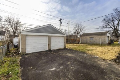 7-web-or-mls-2023-12-21 1141 E 26th Ave