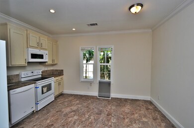 Eat-in kitchen