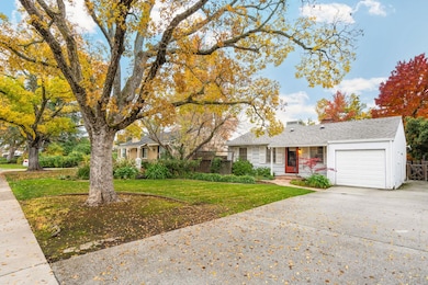 5228 F St, Sacramento, CA 95819 - photo 5