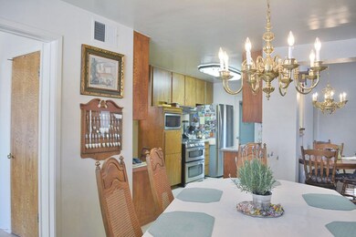 Dining Room & Kitchen