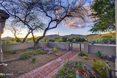 007_Courtyard View II