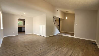 4526 Burkegate Dr, Spring, TX 77373 - photo 3