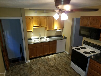 9218 Pagoda Dr, Louisville, KY 40229 - photo 3