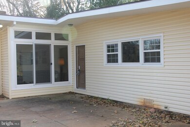 6606 Carroll Highlands Rd, Sykesville, MD 21784 - photo 3