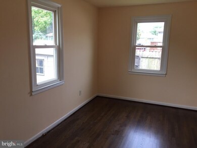 8111 Edgewater Rd, Clearwater Beach, MD 21226 - photo 4