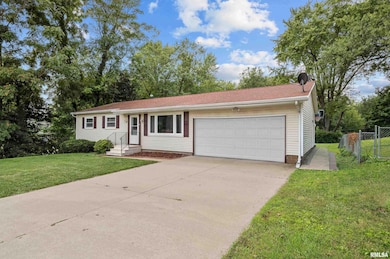 1406 15th St, Silvis, IL 61282 - photo 2