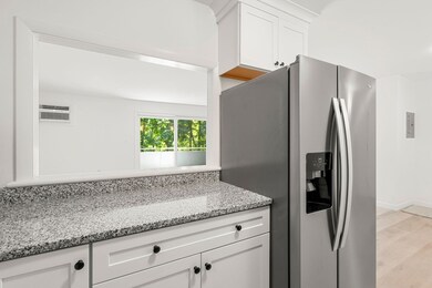 58 Jacqueline Rd unit 10, Waltham, MA 02452 - photo 2