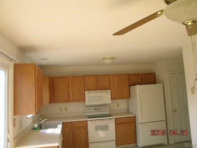 713 Bach Ct, Freemansburg, PA 18017 - photo 5