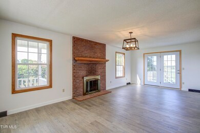 2620 Chuckey Pike (2)