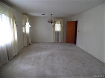 Living/Dining rm
