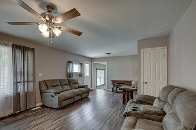 305 Verbryck St, Carl Junction, MO 64834 - photo 4