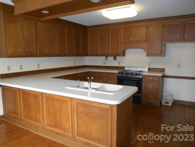 3030 Kern Dr, Salisbury, NC 28147 - photo 6