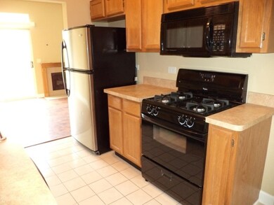 993 Viewpoint Dr, Lake In the Hills, IL 60156 - photo 5