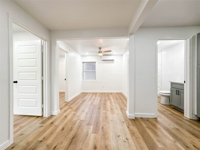 2223 N San Antonio Ave unit 1B, Pearland, TX 77581 - photo 3