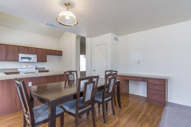 7) CASUAL DINING