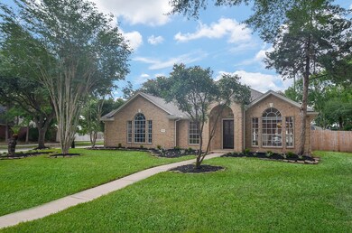 11803 Gatesden Dr, Tomball, TX 77377 - photo 2