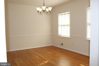 1143 Randolph Rd, McLean, VA 22101 - photo 4