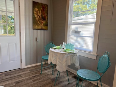 207 Pridmore St, Laurens, SC 29360 - photo 7