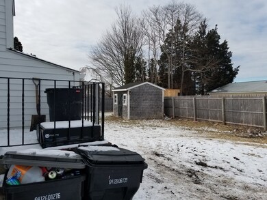 9 Mccabe St, South Dartmouth, MA 02748 - photo 5