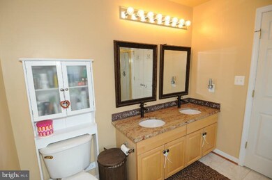 9055 Two Bays Rd, Lorton, VA 22079 - photo 5