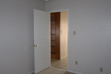 bedroom 1 opposite (800x533)
